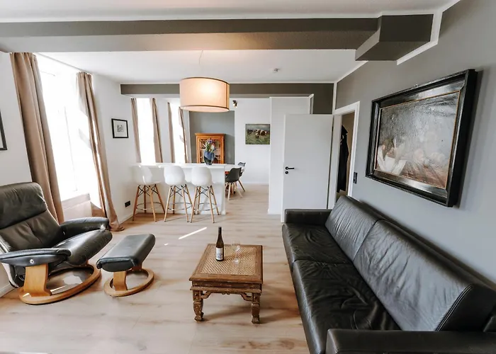 Am Holstentor * لوبيك