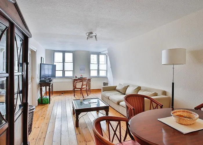 Am Holstentor لوبيك